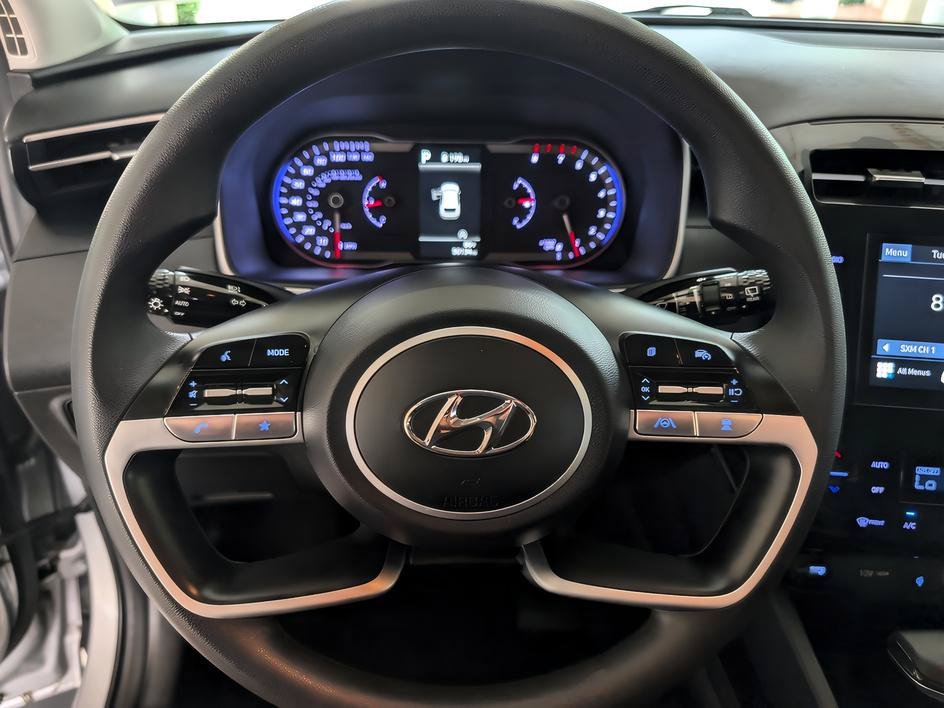 Used 2024 Shimmering Silver Hyundai SEL image 14