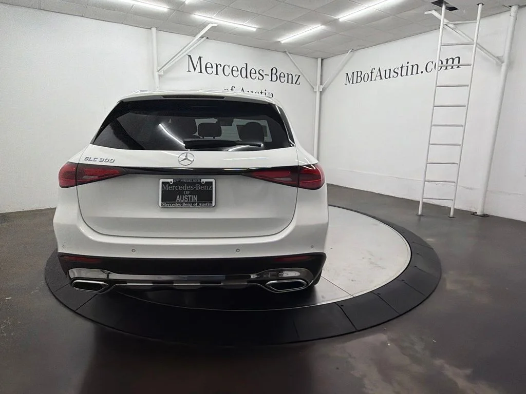 New 2027 White Mercedes-Benz GLC 300 image 6