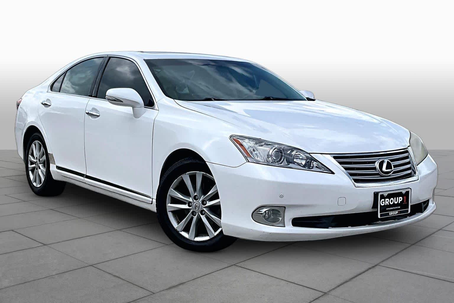 Used 2011 Starfire Pearl Lexus  image 2