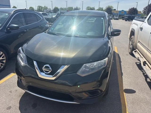 Used 2015 Black Nissan S image 3