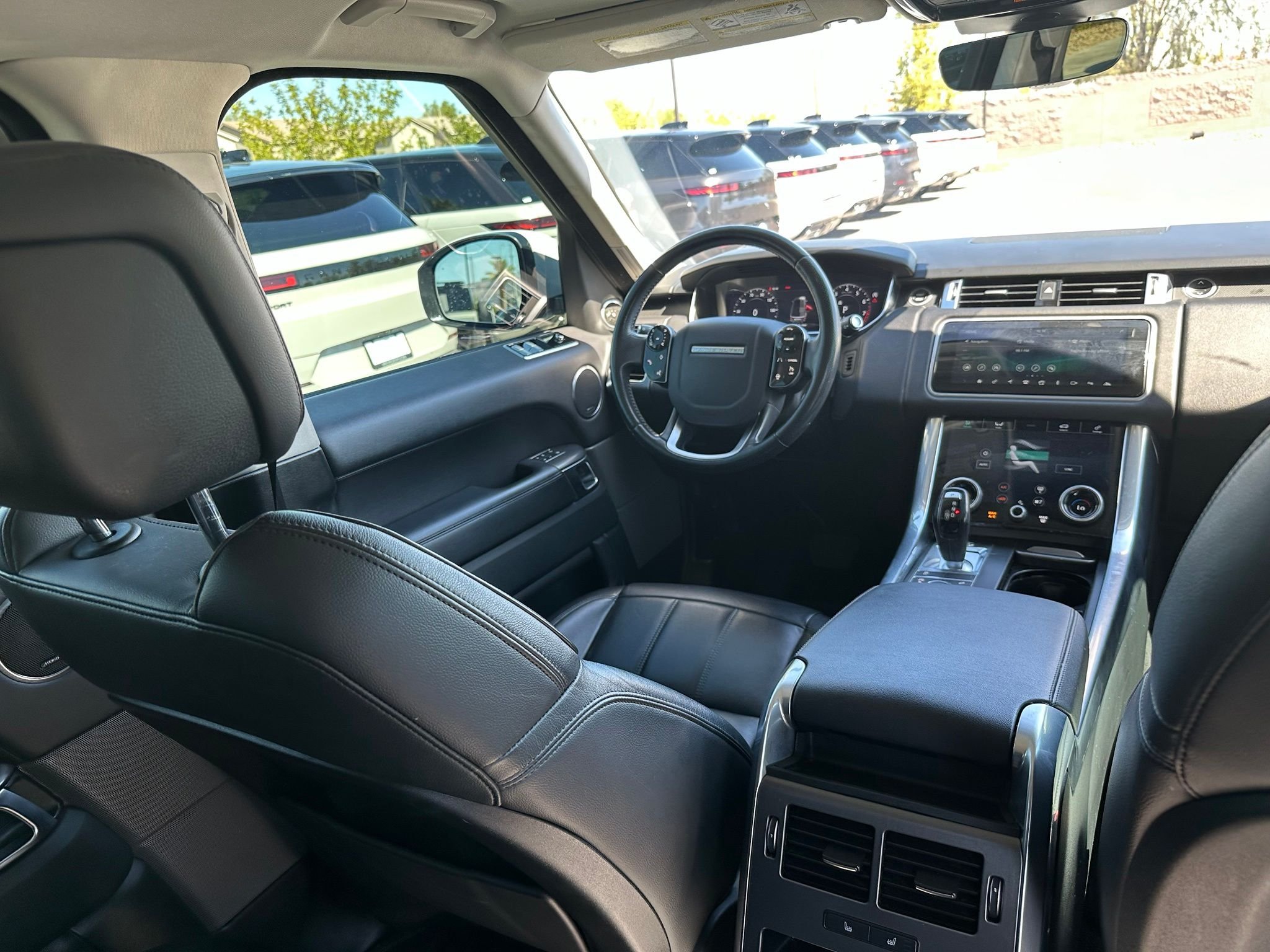 Used 2021 Fuji White Land Rover SE image 5
