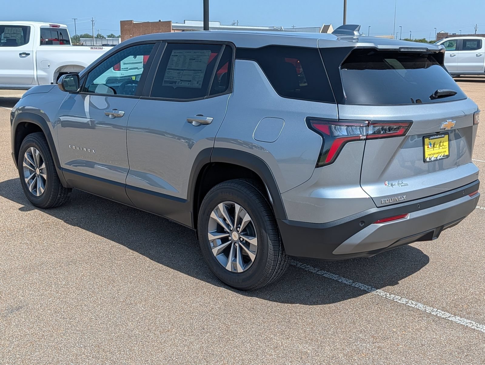 2027 Chevrolet Equinox LT - Photo 7