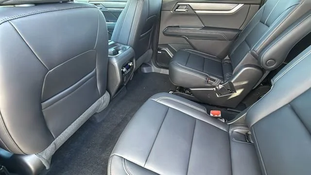 New 2026 Sterling Metallic GMC Elevation image 22