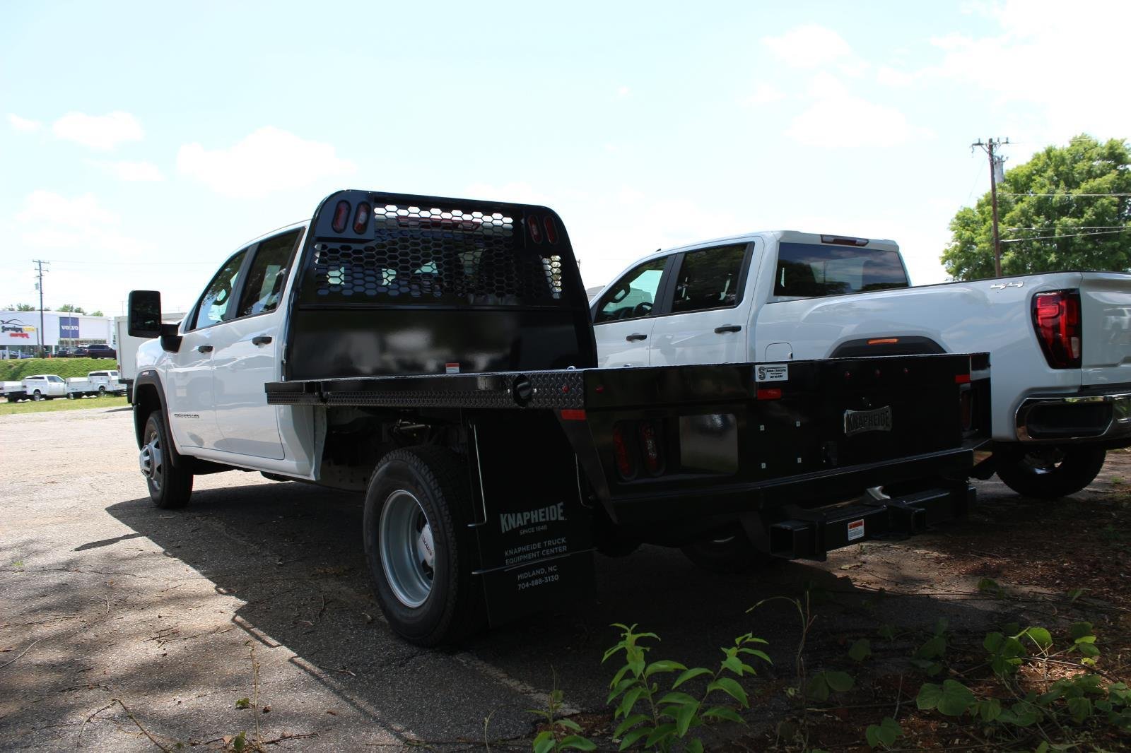 New 2026 Summit White GMC Pro image 3