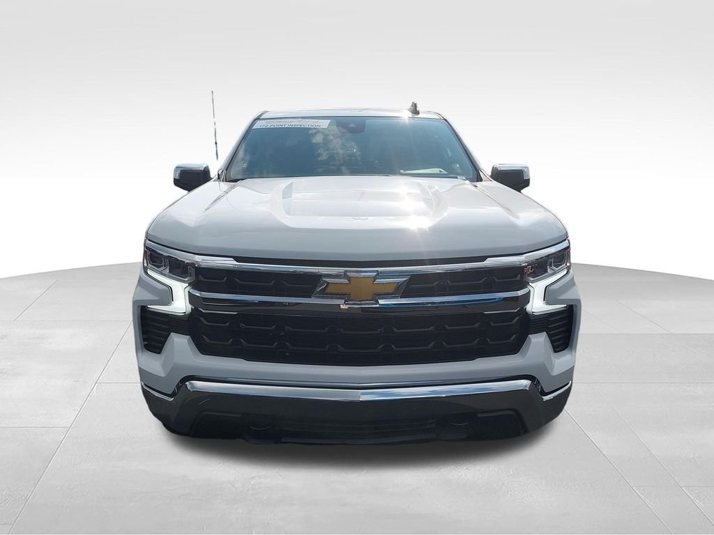 Used 2025 White Chevrolet LT image 8