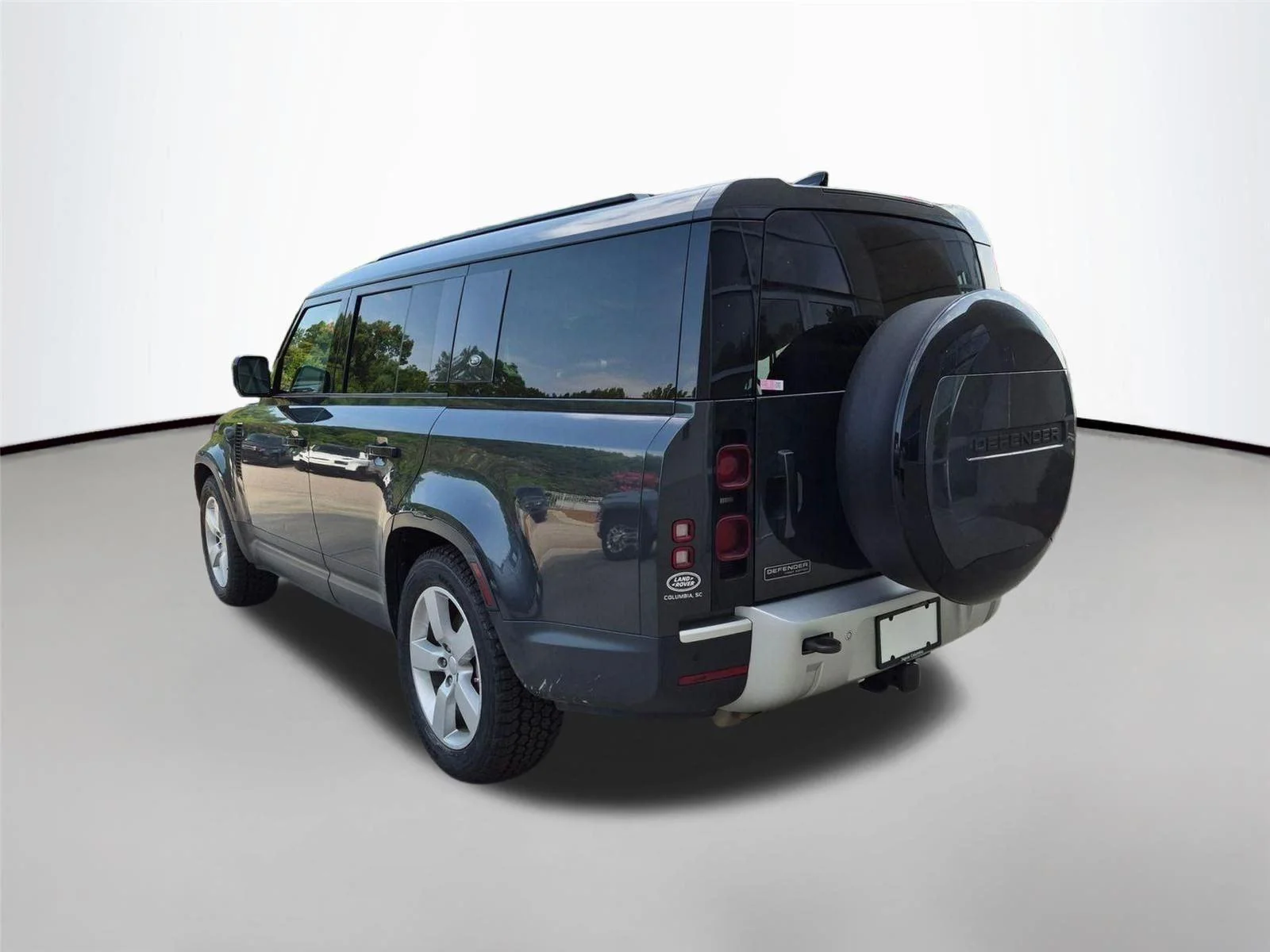 Used 2023 Carpathian Grey Premium Metallic Land Rover First Edition image 7
