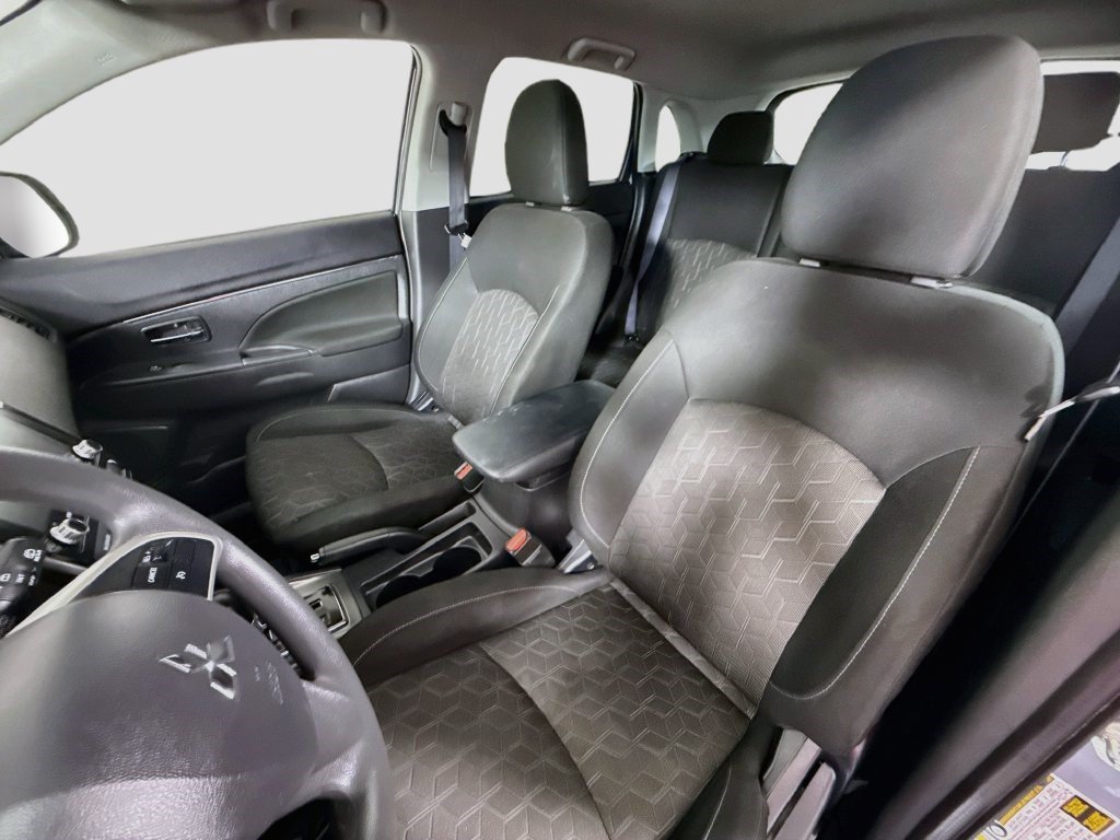 Used 2026 Alloy Silver Metallic Mitsubishi ES image 17