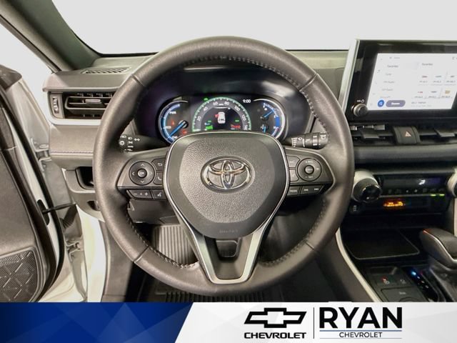 Used 2024  Toyota Hybrid SE image 11