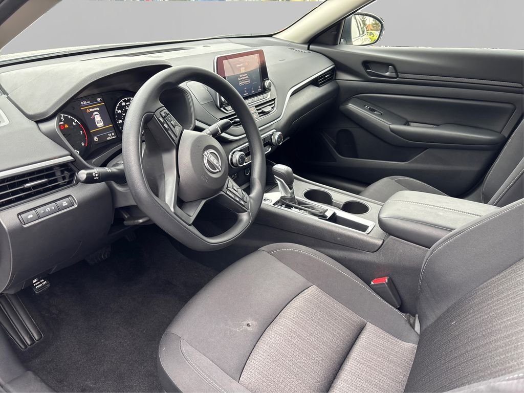 Certified Used 2025 White Nissan 2.5 S image 9