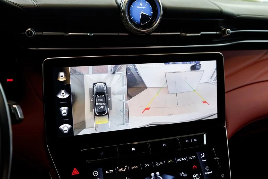 Used 2023 Bianco Maserati Modena image 31