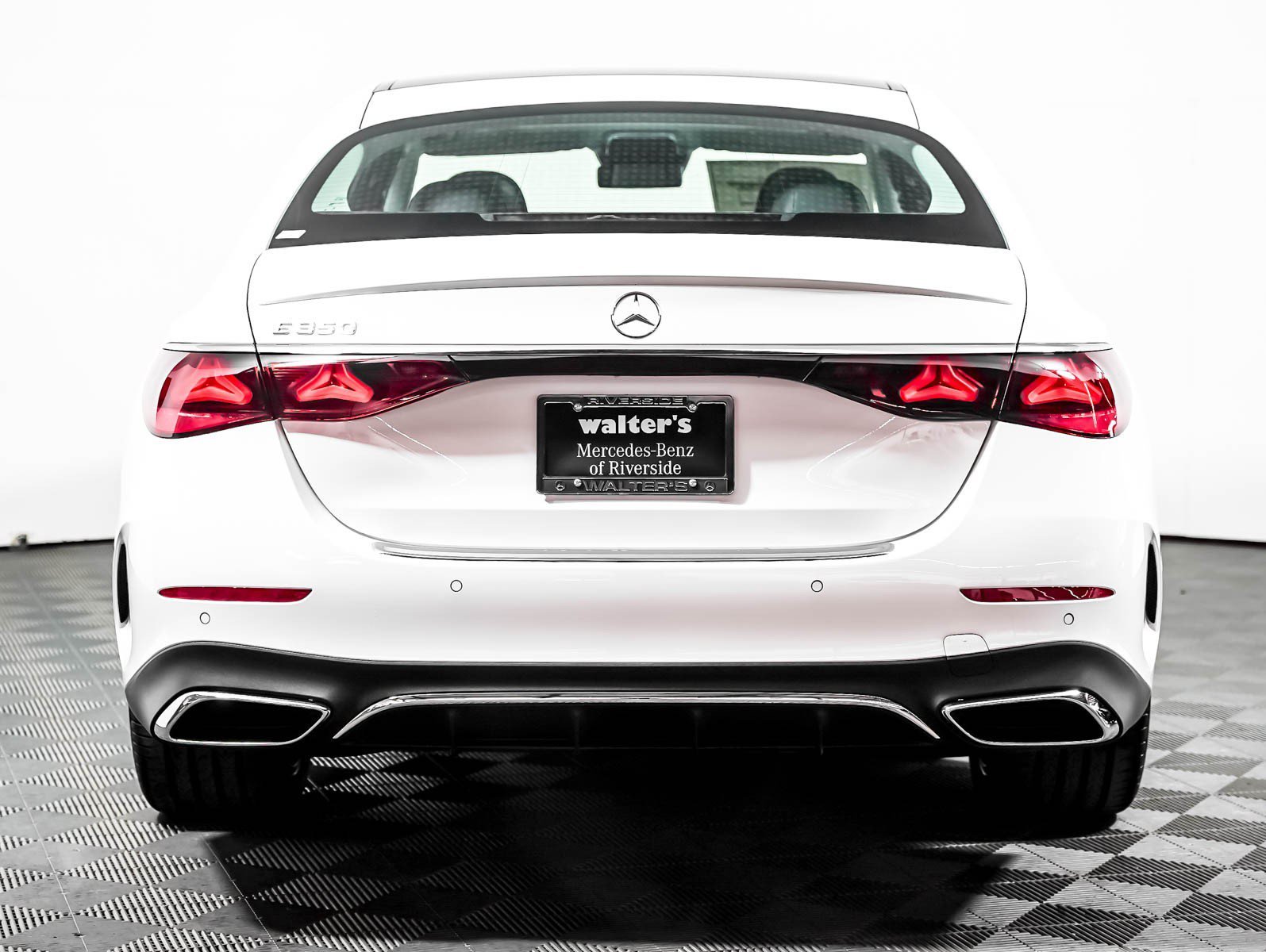 New 2027 Polar White Mercedes-Benz E 350 image 13