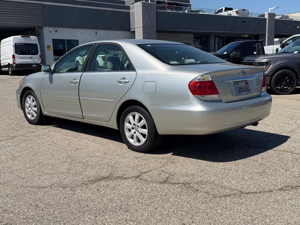 Used 2006  Toyota  image 4
