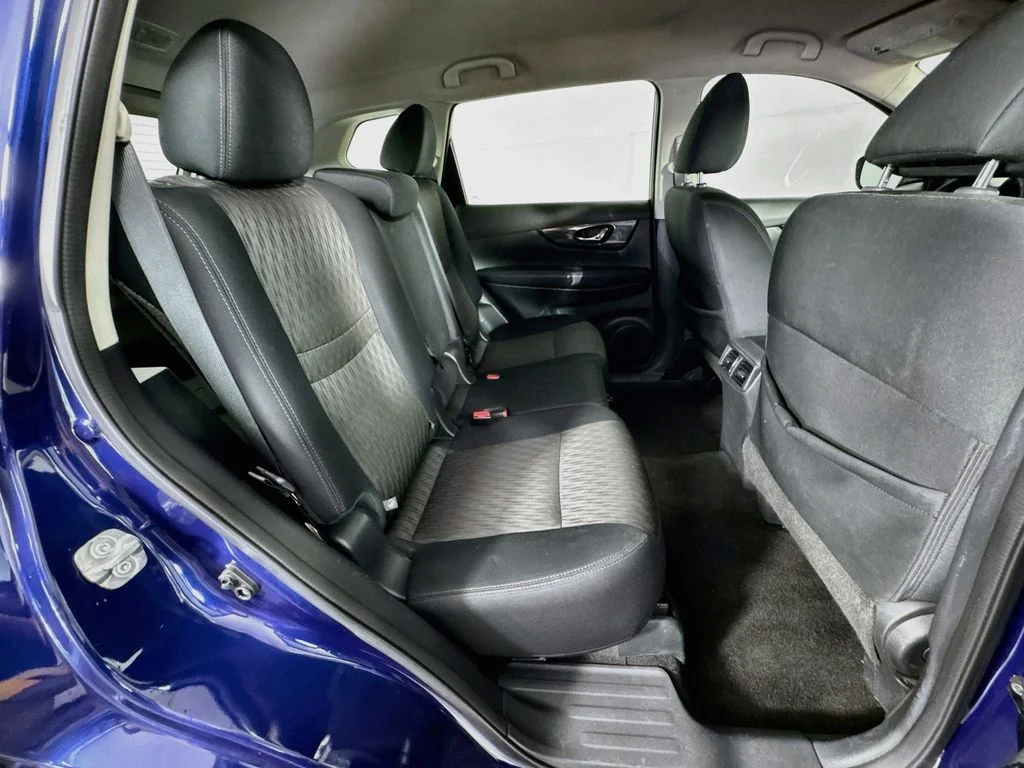 Used 2018 Blue Nissan S image 32