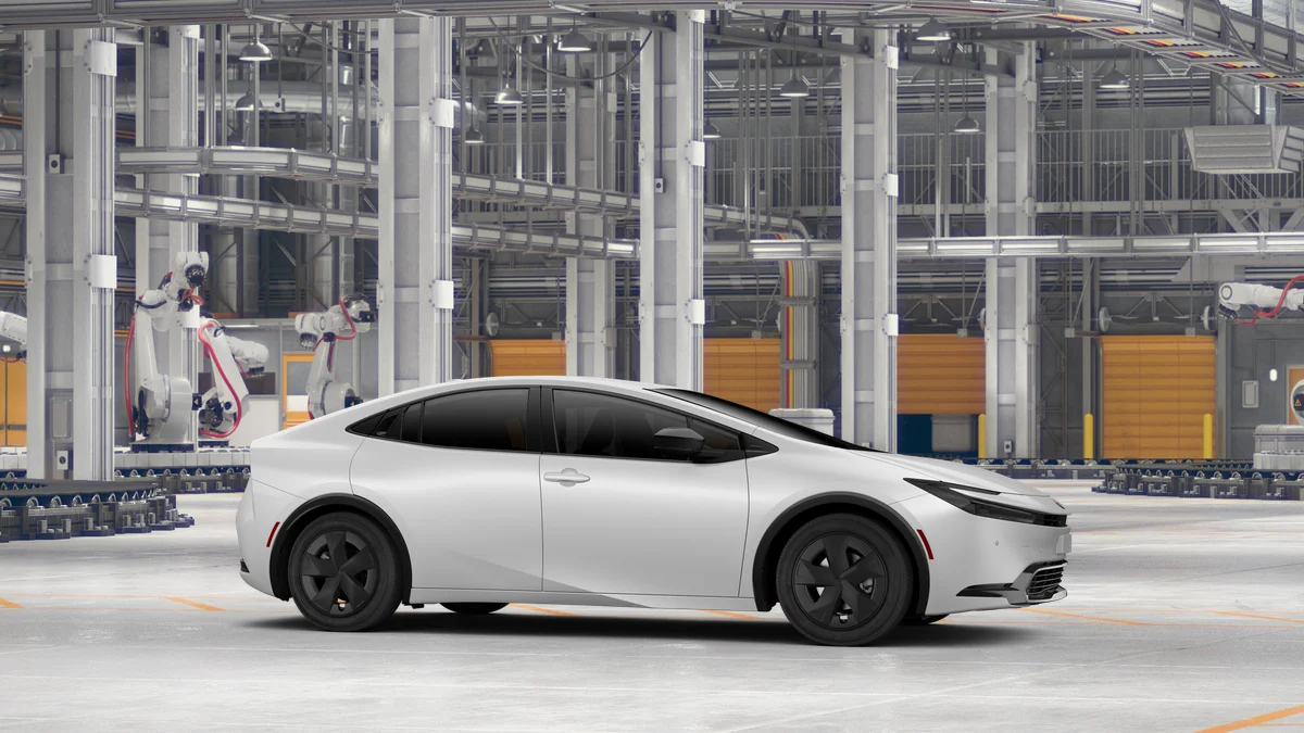 New 2027 Wind Chill Pearl Toyota LE image 13