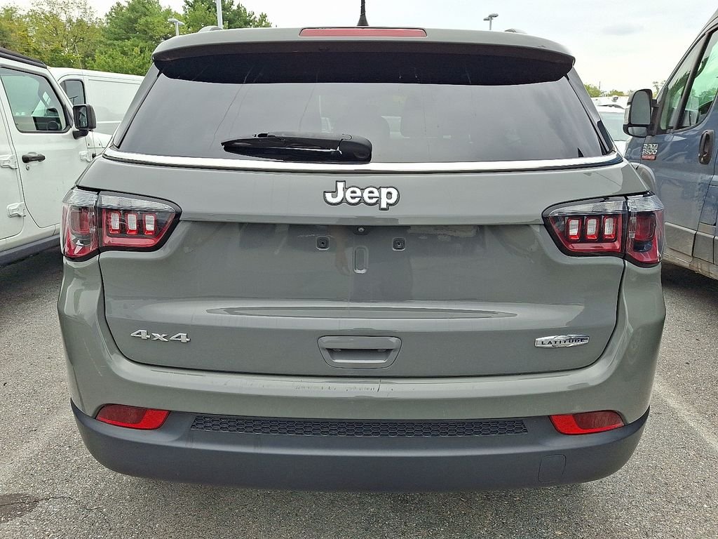 Used 2023 Gray Jeep Latitude image 5