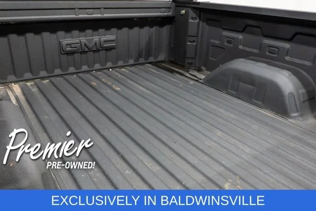 Used 2024 Summit White GMC Elevation image 9
