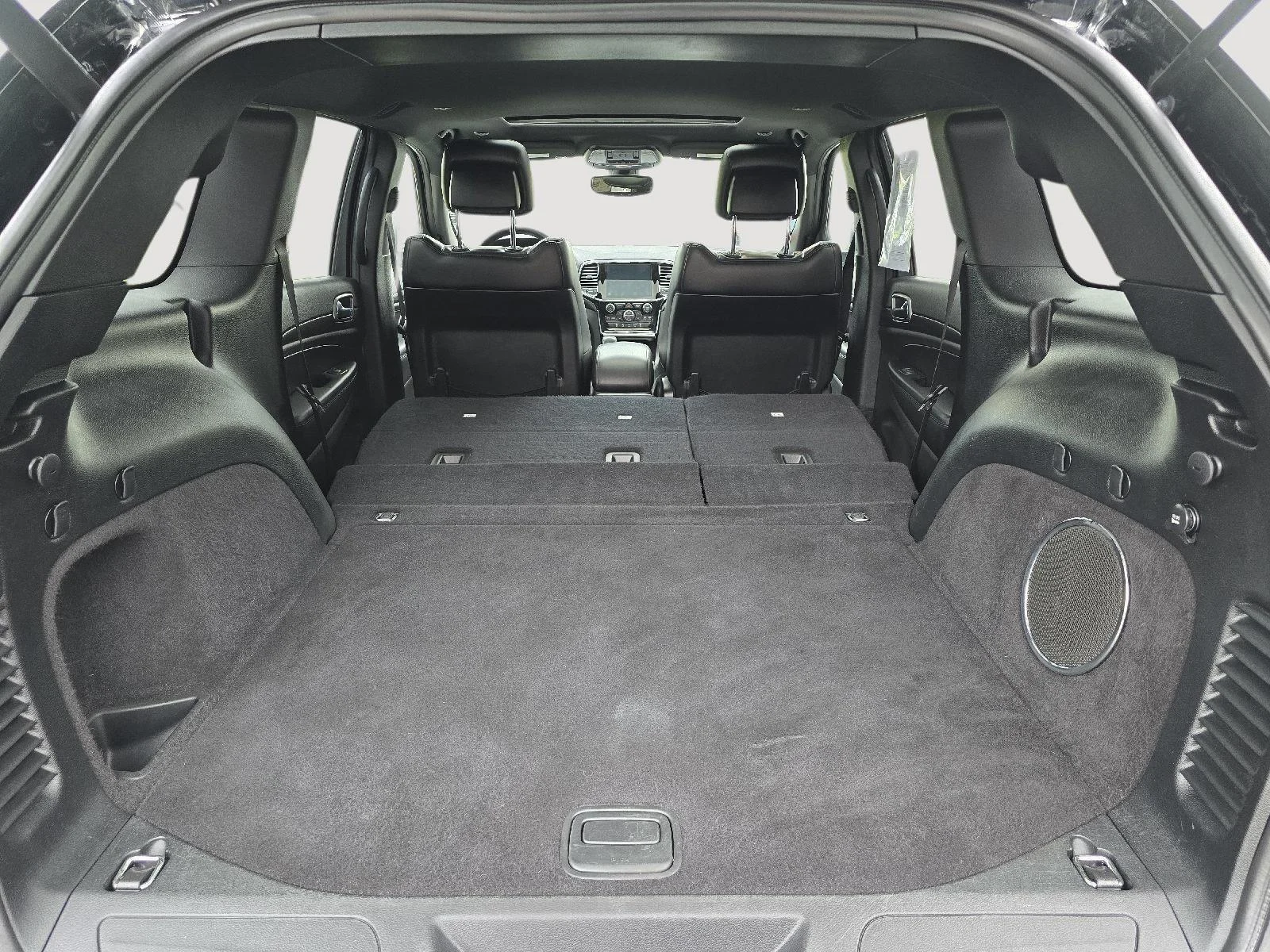 Certified Used 2019 Diamond Black Crystal Pearlcoat Jeep Altitude image 28