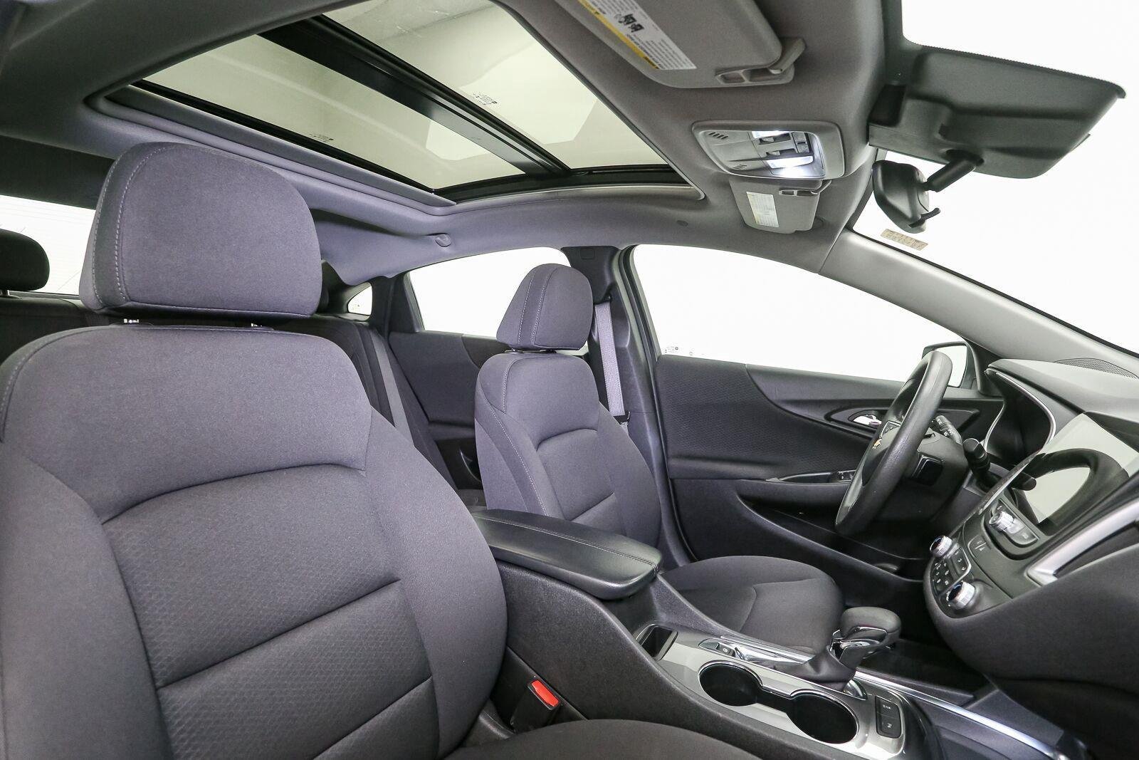 Used 2024 Summit White Chevrolet LT image 18