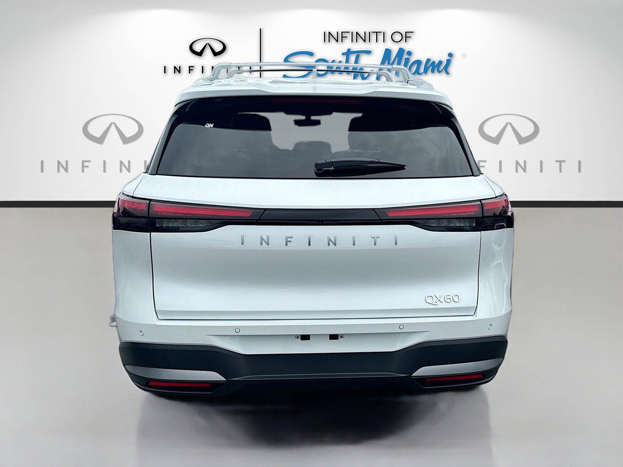 New 2027 RADIANT WHITE INFINITI Luxe FWD image 6