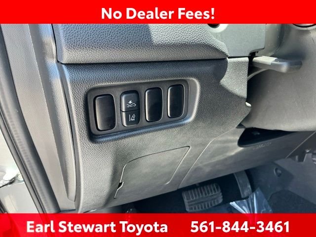 Used 2024 Gray Mitsubishi 2.0 ES image 40