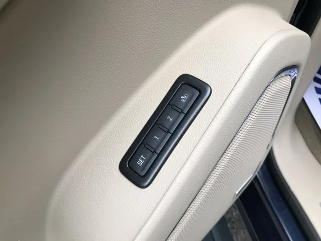 Used 2018 Dark Sapphire Blue Metallic GMC Denali image 14