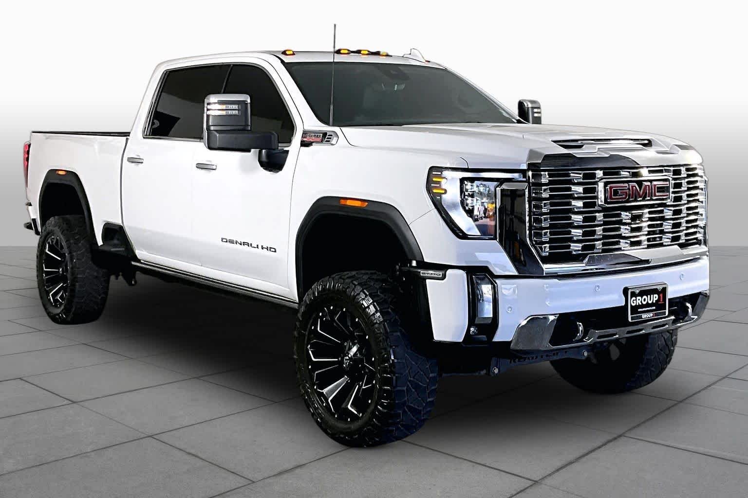 Used 2024 Summit White GMC Denali image 3