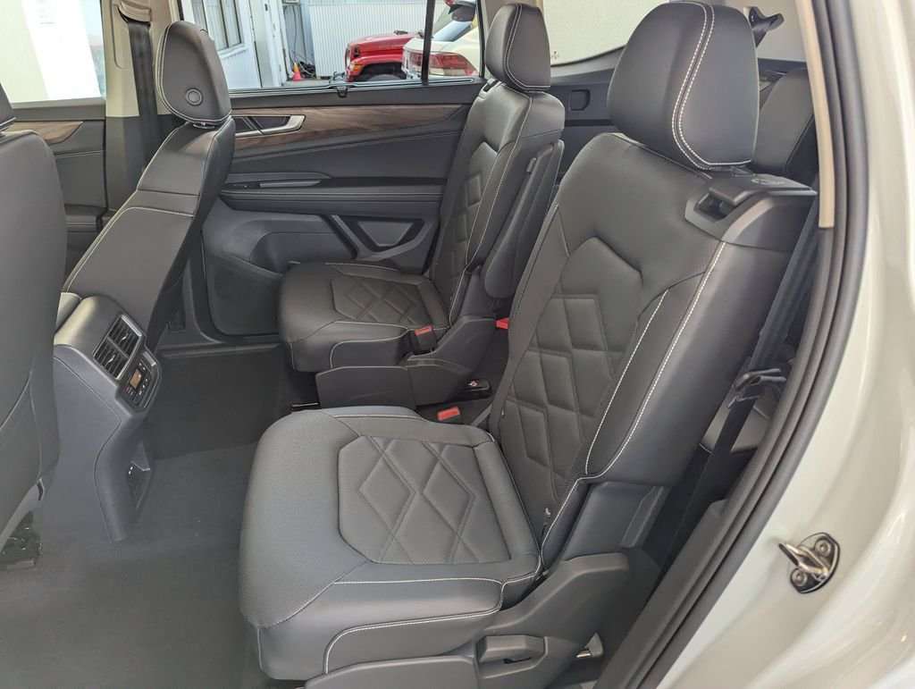 2026 Volkswagen Atlas SE w/Tech - Photo 31