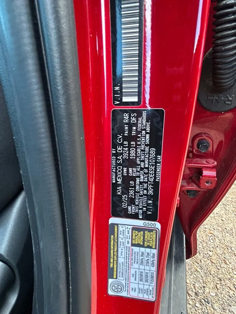 Used 2025 Red Kia LXS image 9