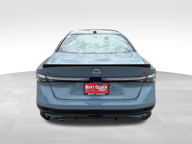 New 2026 Atlantic Gray Metallic / Super Black Two-tone Nissan SR image 6