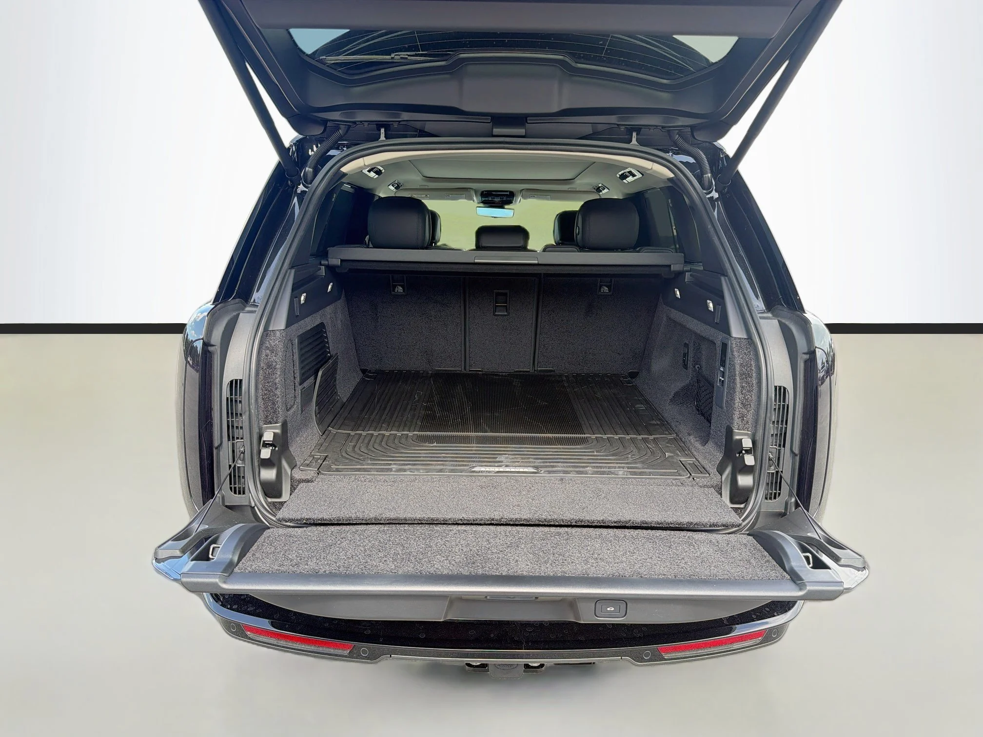 New 2026 Santorini Black Land Rover SE image 12