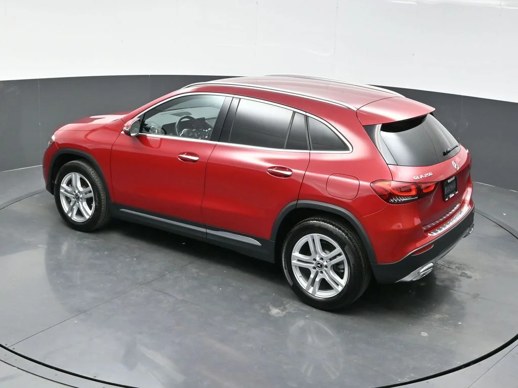 Used 2022  Mercedes-Benz GLA 250 image 25