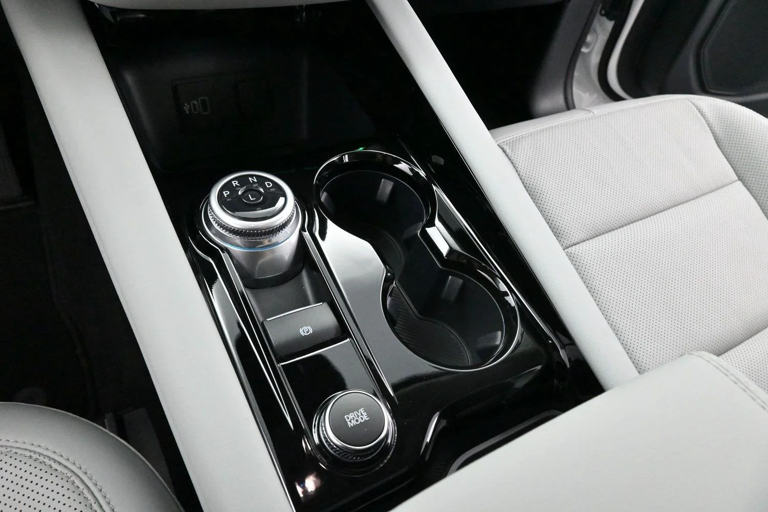 Used 2026 White Ford Platinum image 19