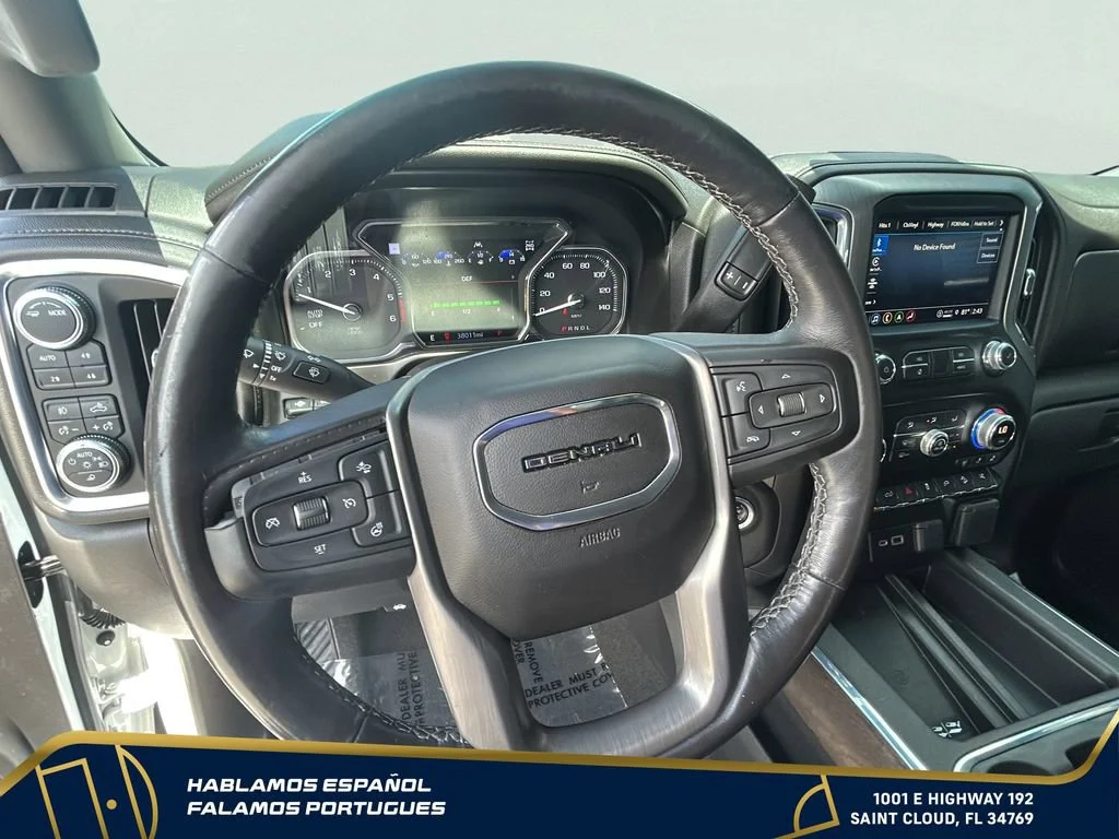 Used 2021 WHITE FROST TRICOAT GMC Denali image 18
