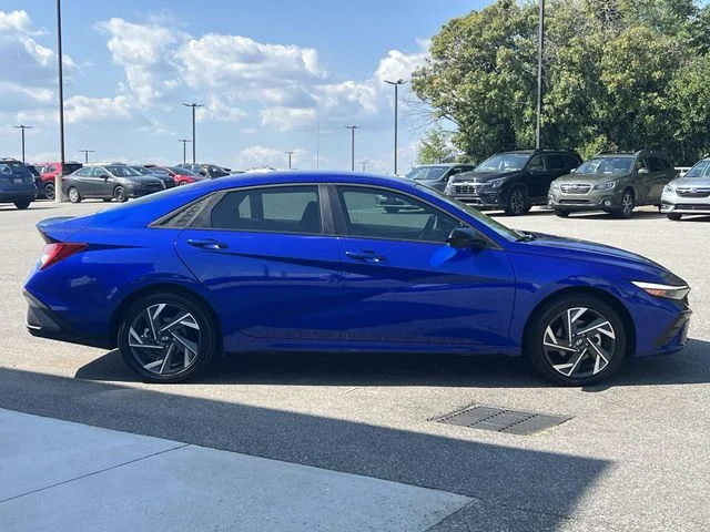 Used 2025 Blue Hyundai SEL Sport image 14