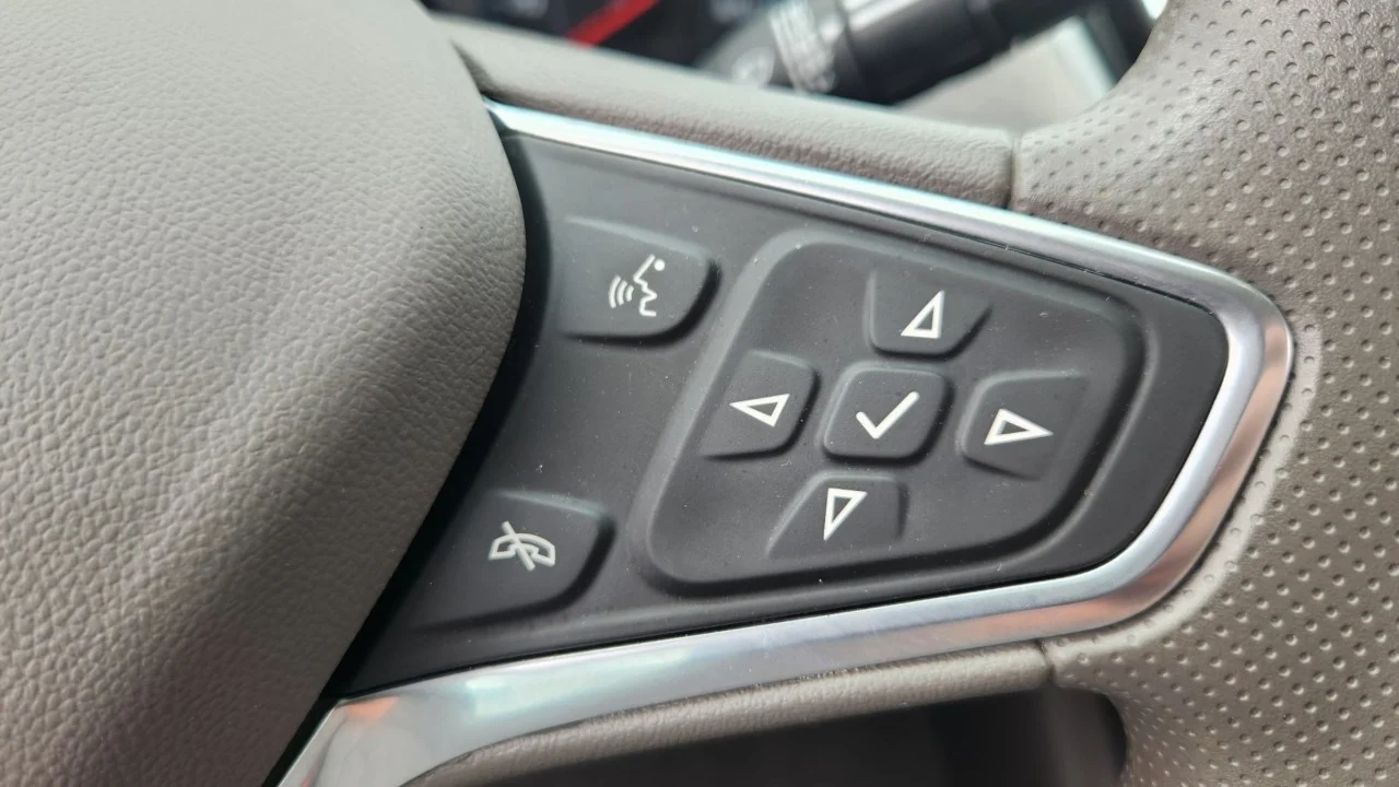 Used 2023 SUMMIT WHITE Chevrolet LS image 19