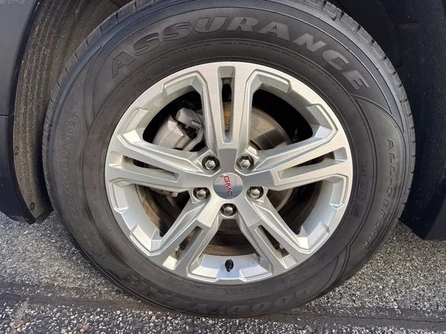 Used 2024 White GMC SLE image 7