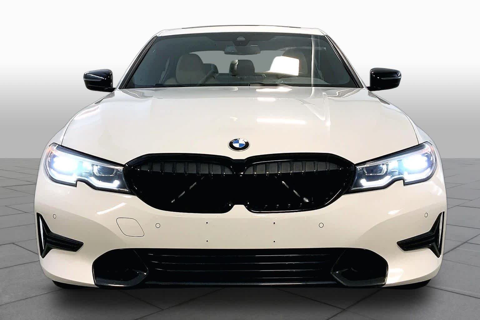 Used 2021 Alpine White BMW 330i xDrive image 3