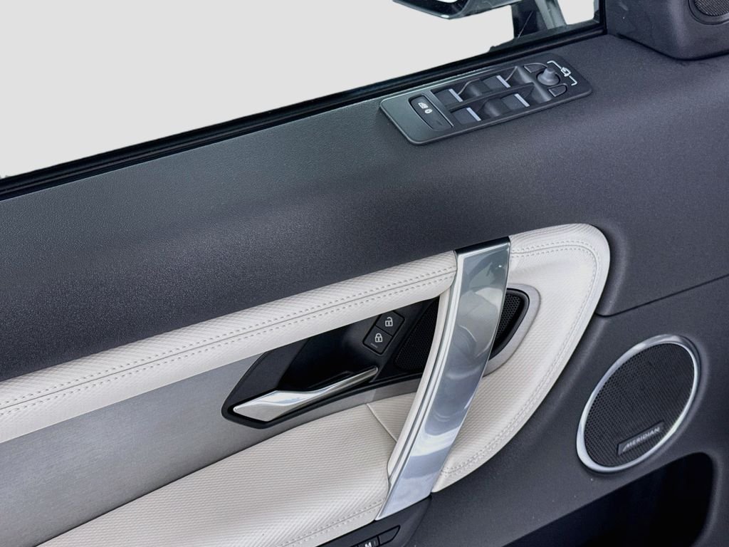 New 2026 Fuji White Land Rover Landmark image 25