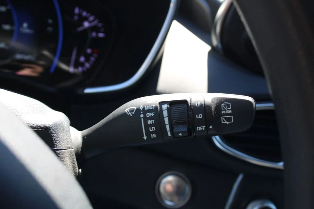 Used 2020 Stormy Blue Hyundai SEL image 32