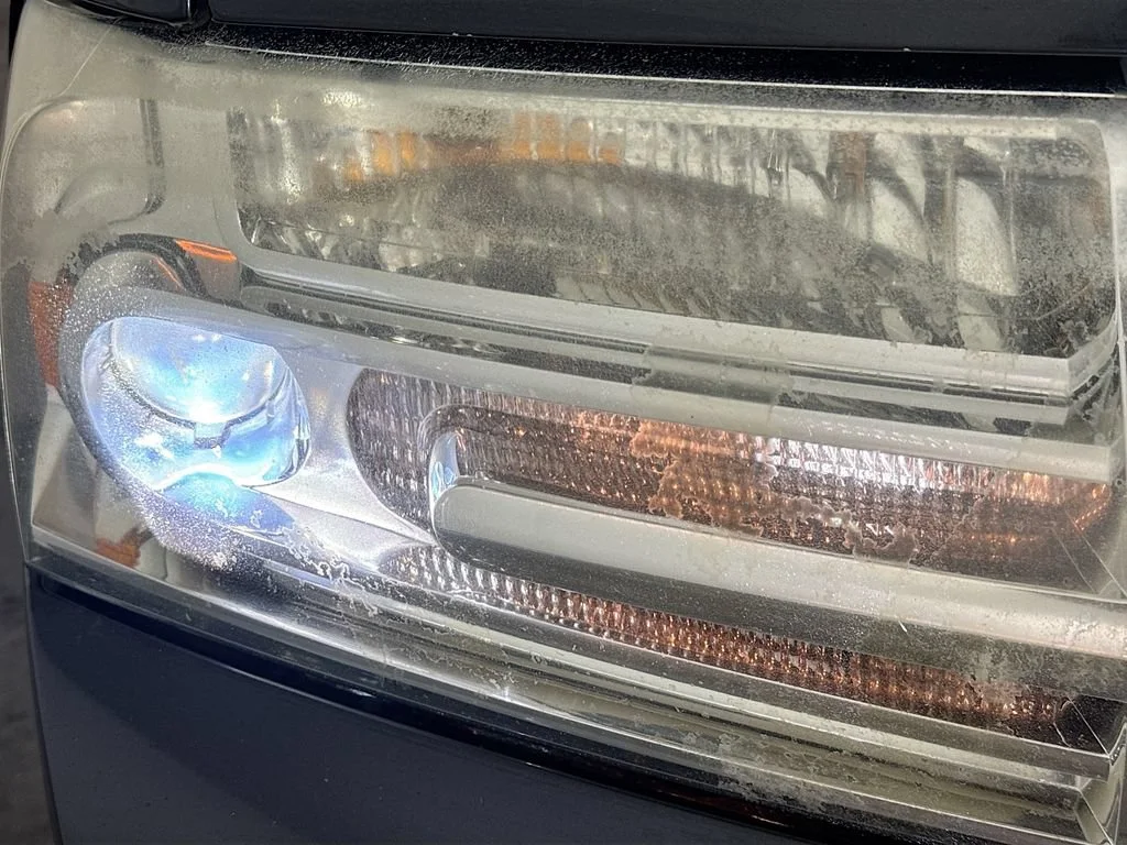 Used 2013 Black Lincoln Base image 39