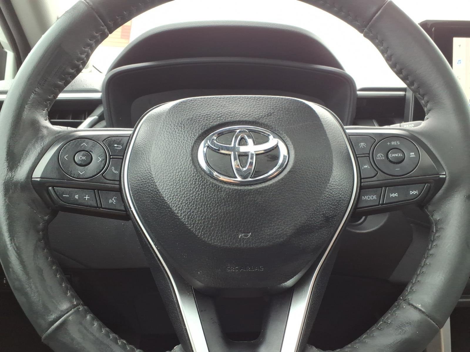 Used 2024 Wind Chill Pearl Toyota LE image 25