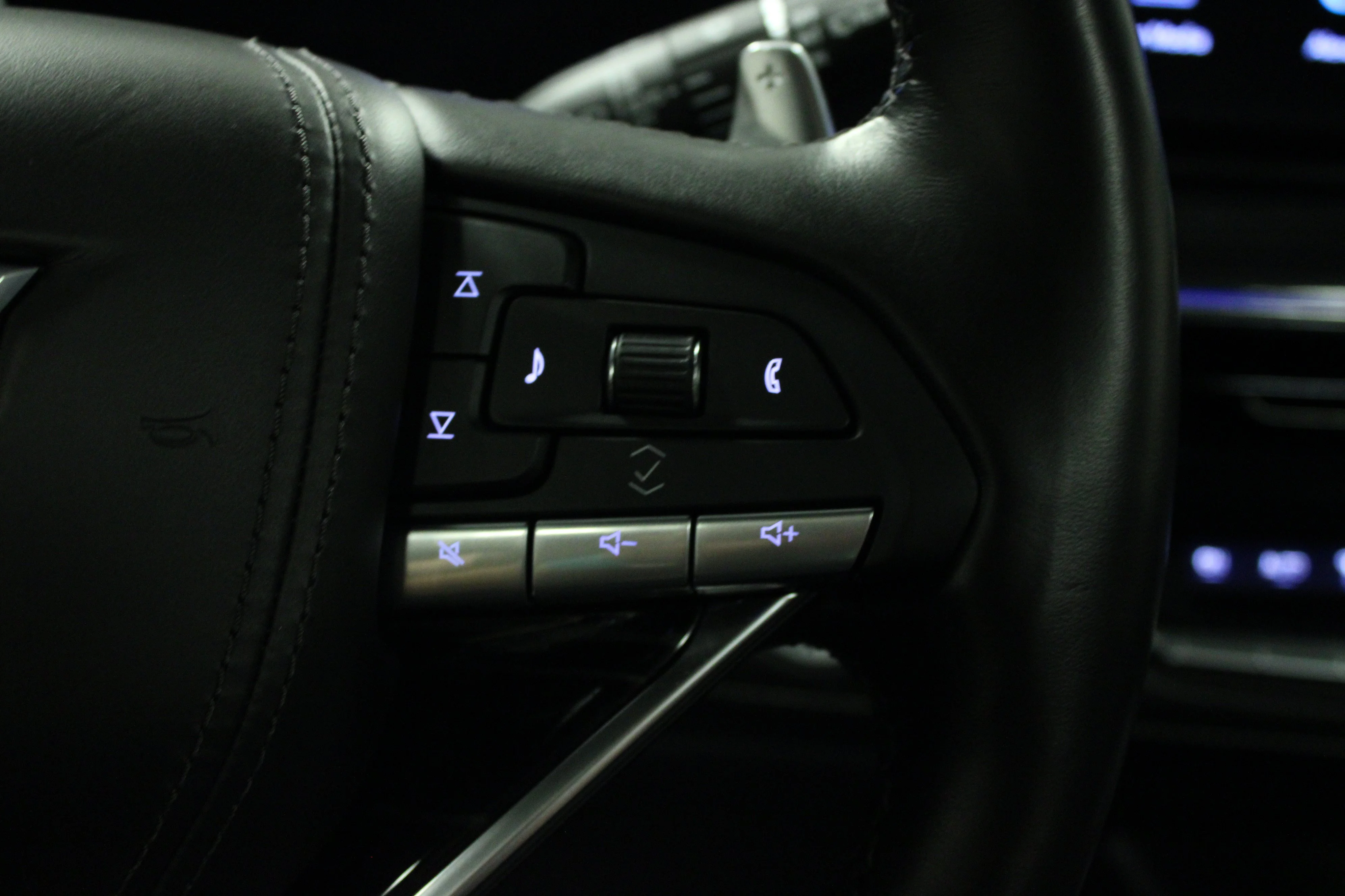 Used 2024 Black Diamond Tricoat Cadillac AWD V-Series image 23