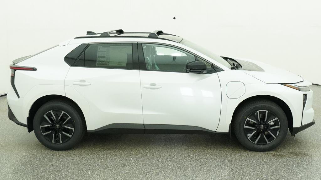 New 2026 Wind Chill Pearl Toyota XLE image 34