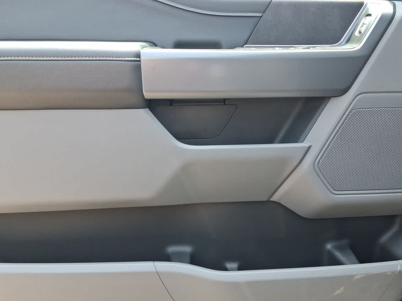 Used 2024 Agate Black Metallic Ford XLT image 16