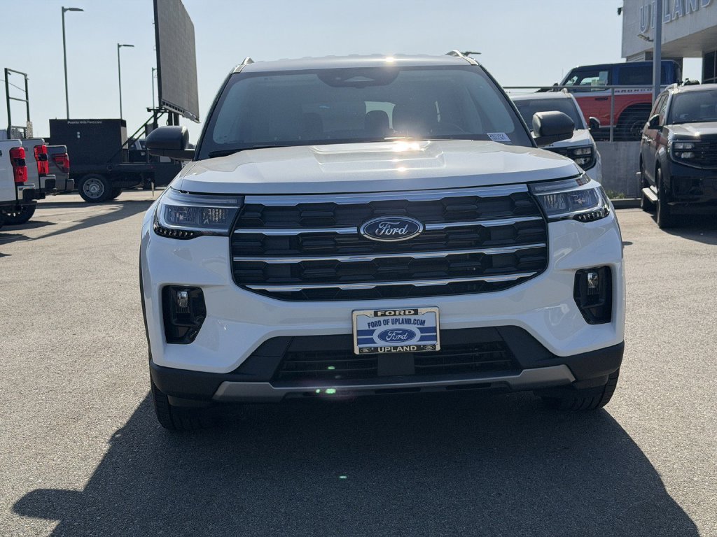 New 2026 Star White Metallic Tri-Coat Ford Active image 2