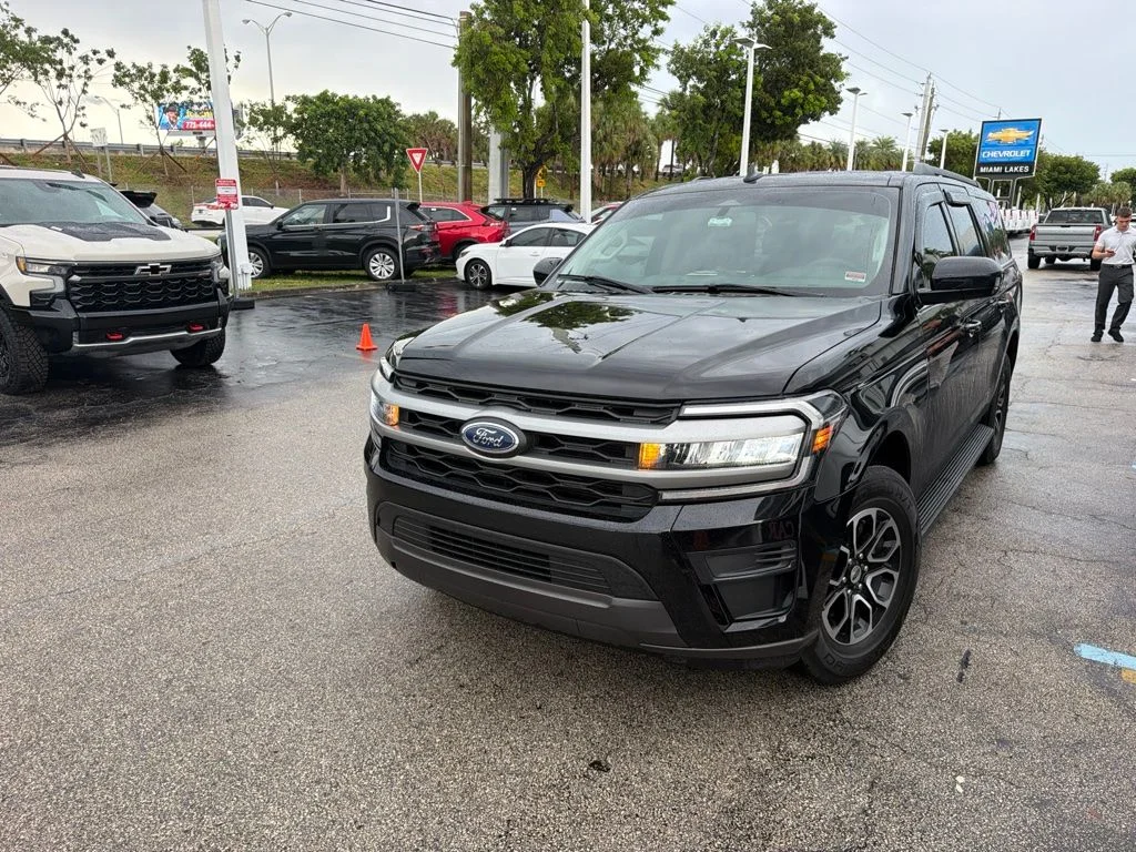 Used 2024 Black Metallic Ford XLT image 5
