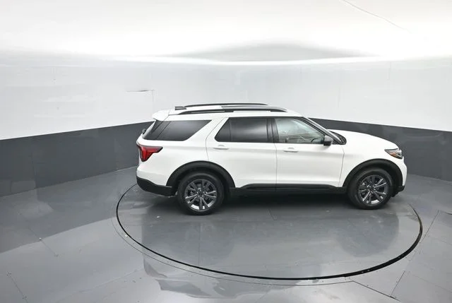New 2026 Star White Metallic Tri-Coat Ford Active image 29