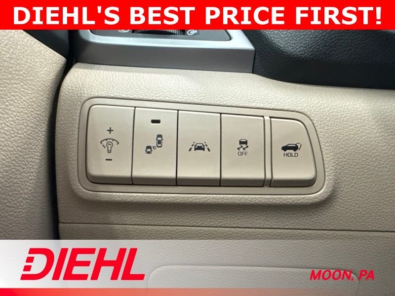 Used 2017 White Hyundai Limited image 23