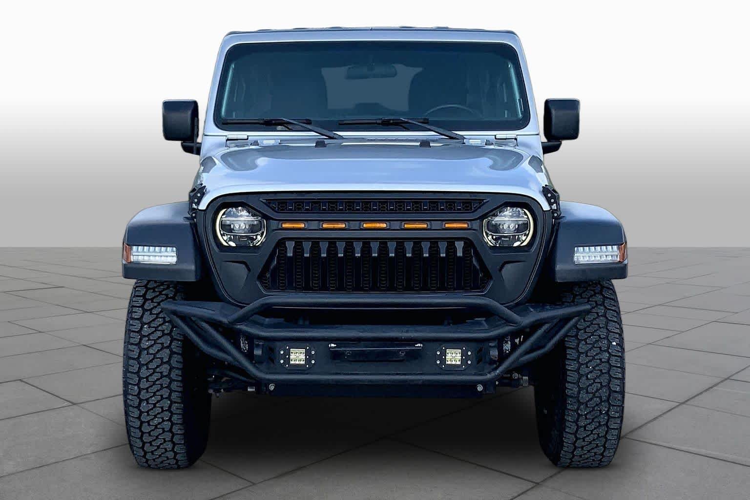 Used 2022 Silver Zynith Clearcoat Jeep Unlimited Willys image 4