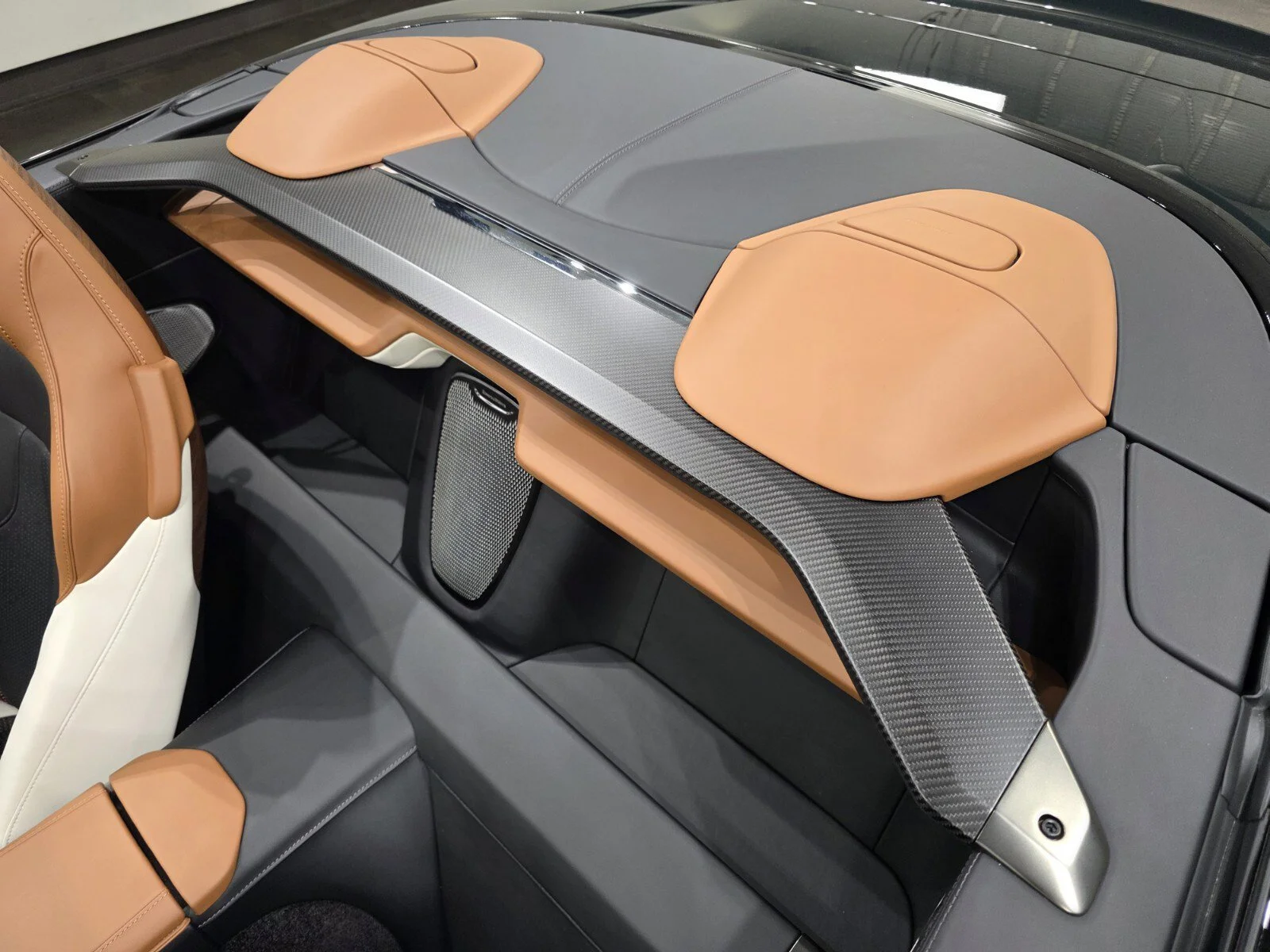 Used 2026 Pentland Green Aston Martin Volante 60th Anniversary Edition image 18